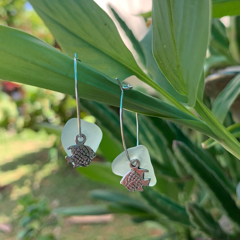 *SOLD* Fish Simple drilled sea glass hoop earrings bohemian beach jewelry - Picture 1 of 2
